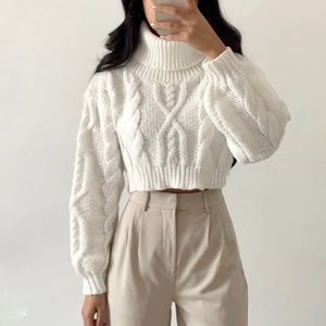 New cream cropped cable knit sweater